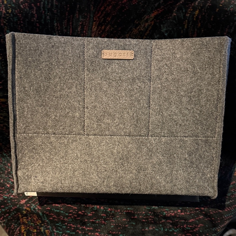 Bugatti Charcoal Felt Carryall